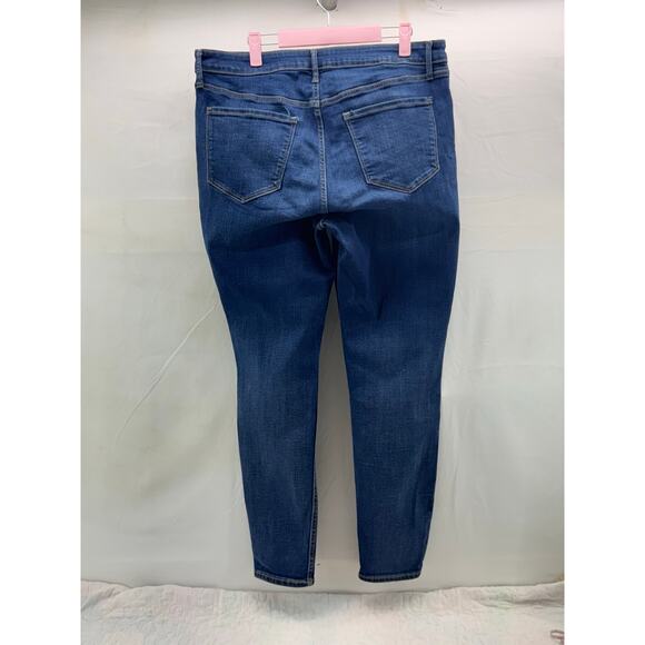 Old Navy women’s 16 rockstar, high-rise skinny jeans - Picture 4 of 8